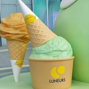colorful dessert store ice cream sculpture resin crafts large floor ornaments shopping mall entrance photo props